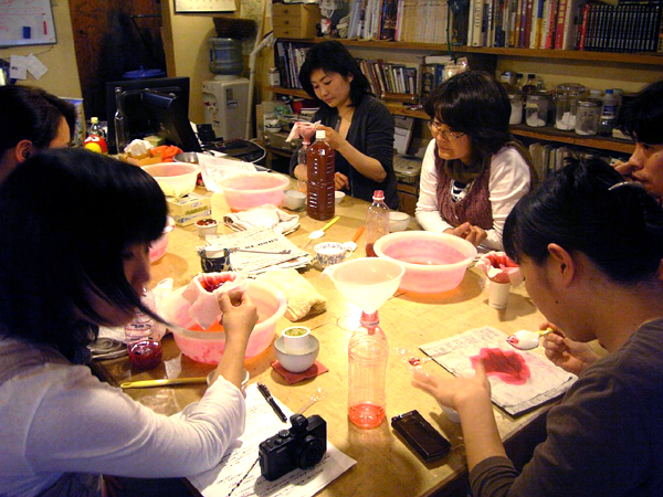 紅花から紅を作る実験教室の報告 Tezomeya Note